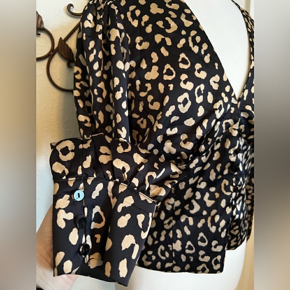 Lulus Cambera Black Leopard Print Satin Button-Up Crop Top, size medium - Picture 13 of 14